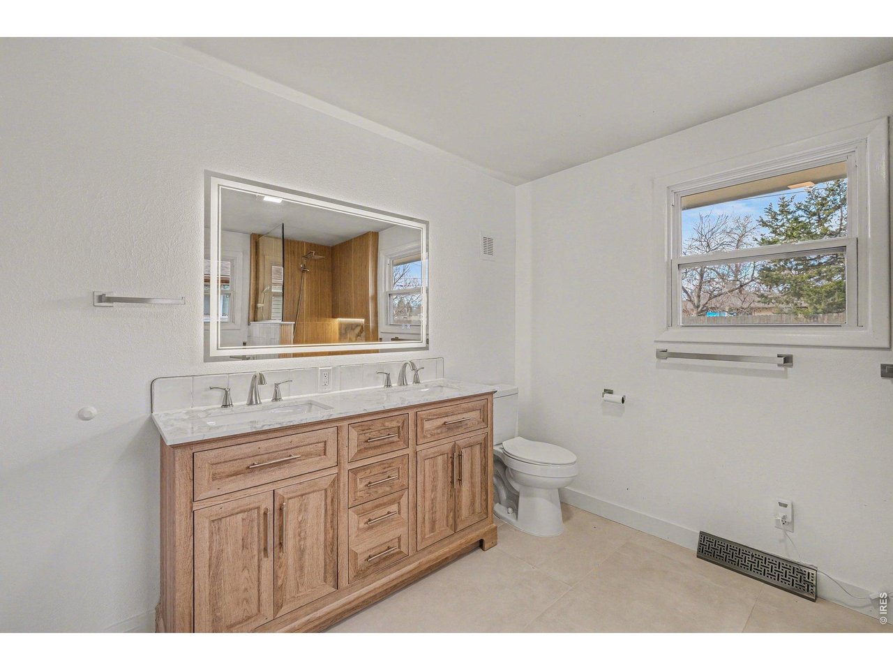 Property Photo 14 Primary bath
