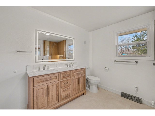 Property Photo 14 Primary bath