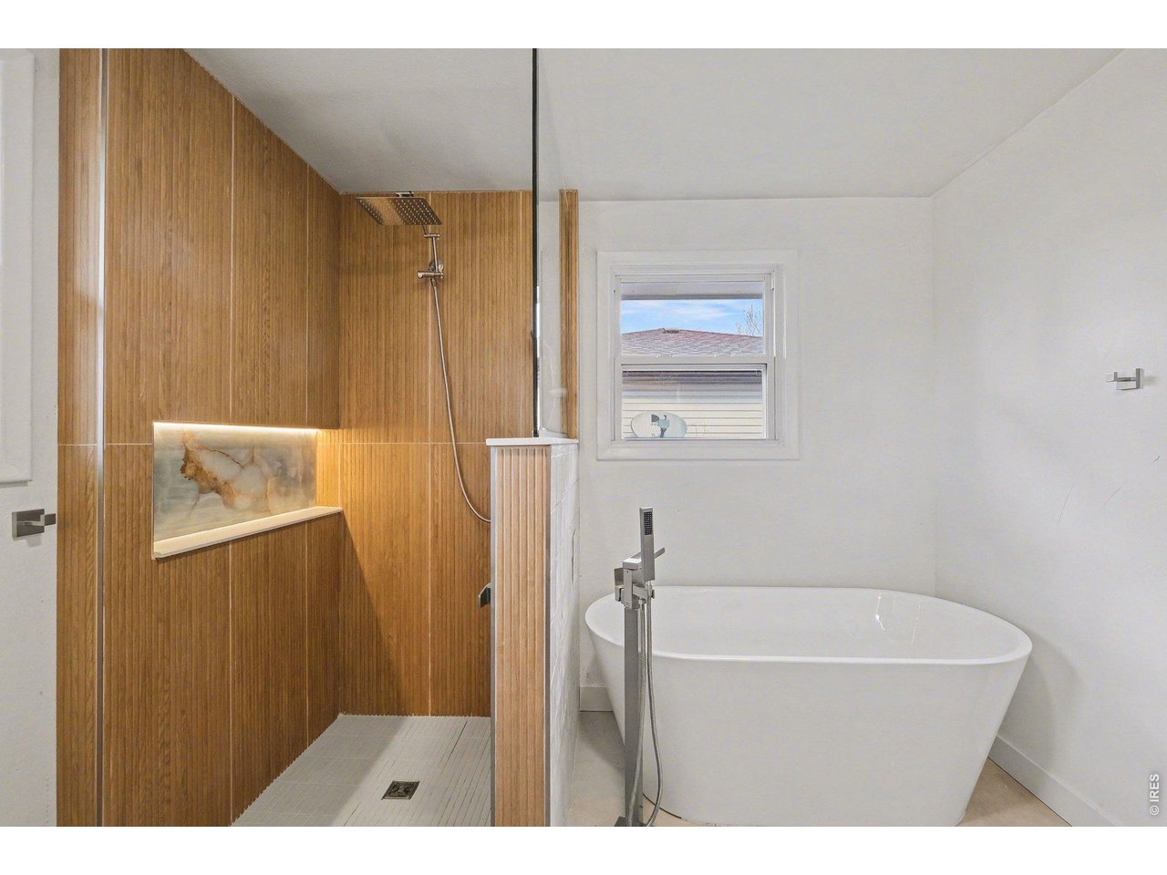 Property Photo 15 Primary bath