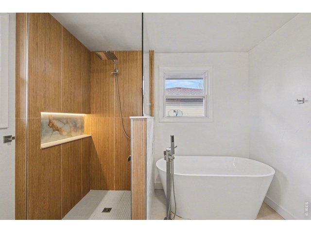 Property Photo 15 Primary bath