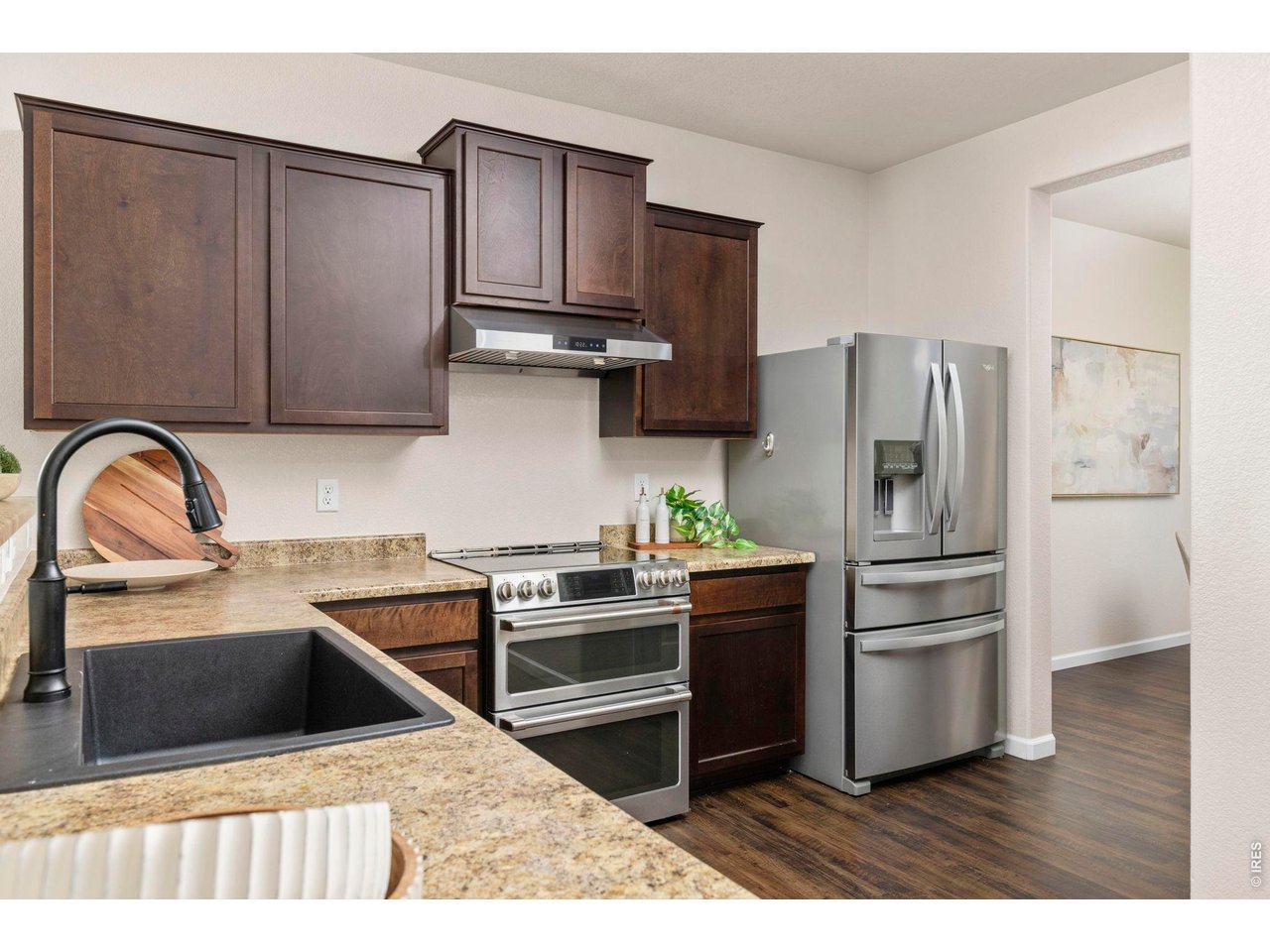 Property Photo 8 Kitchen