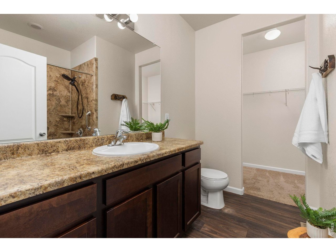 Property Photo 16 En-Suite Bathroom