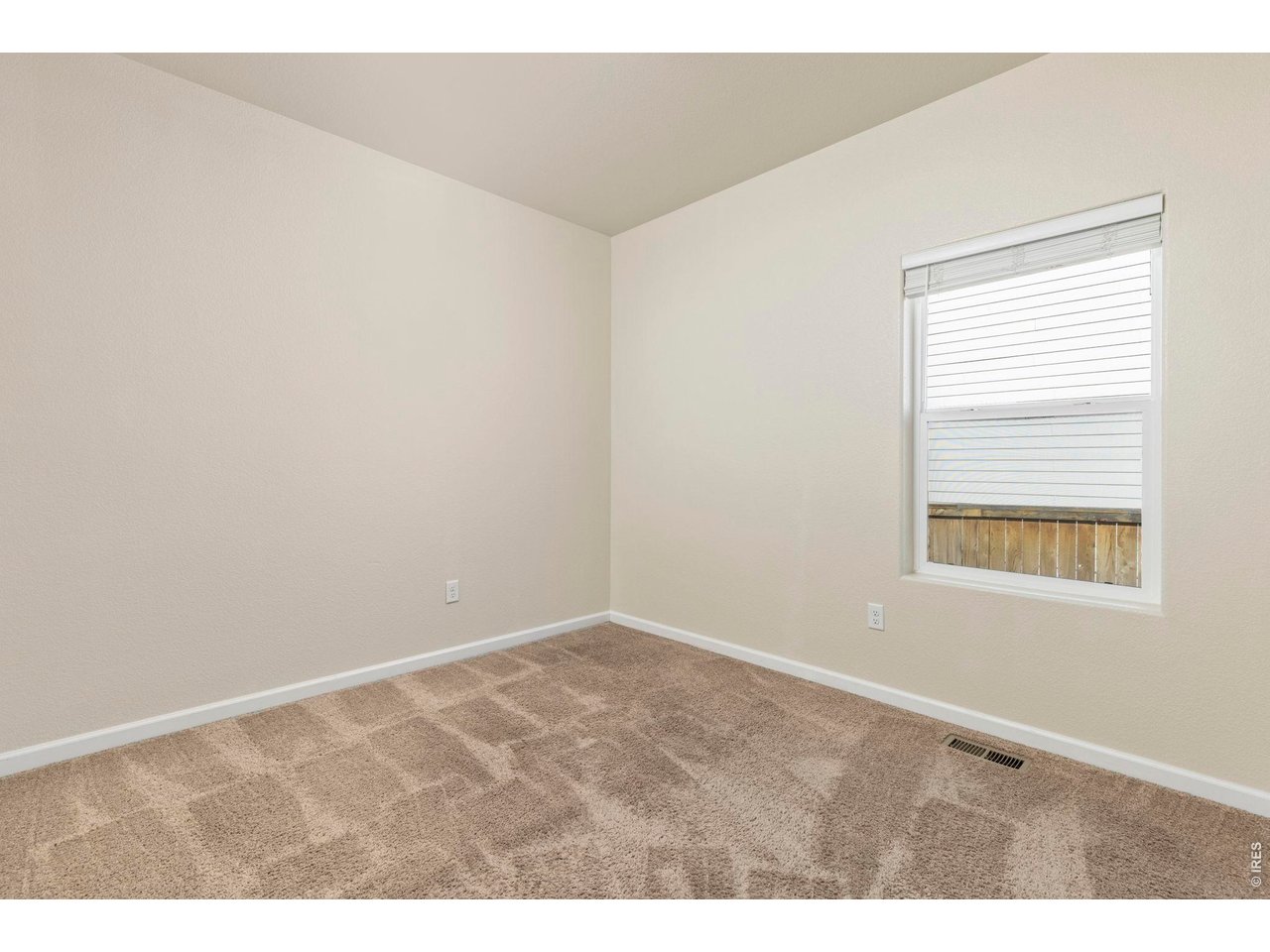 Property Photo 20 Third Bedroom or Home Office/Study