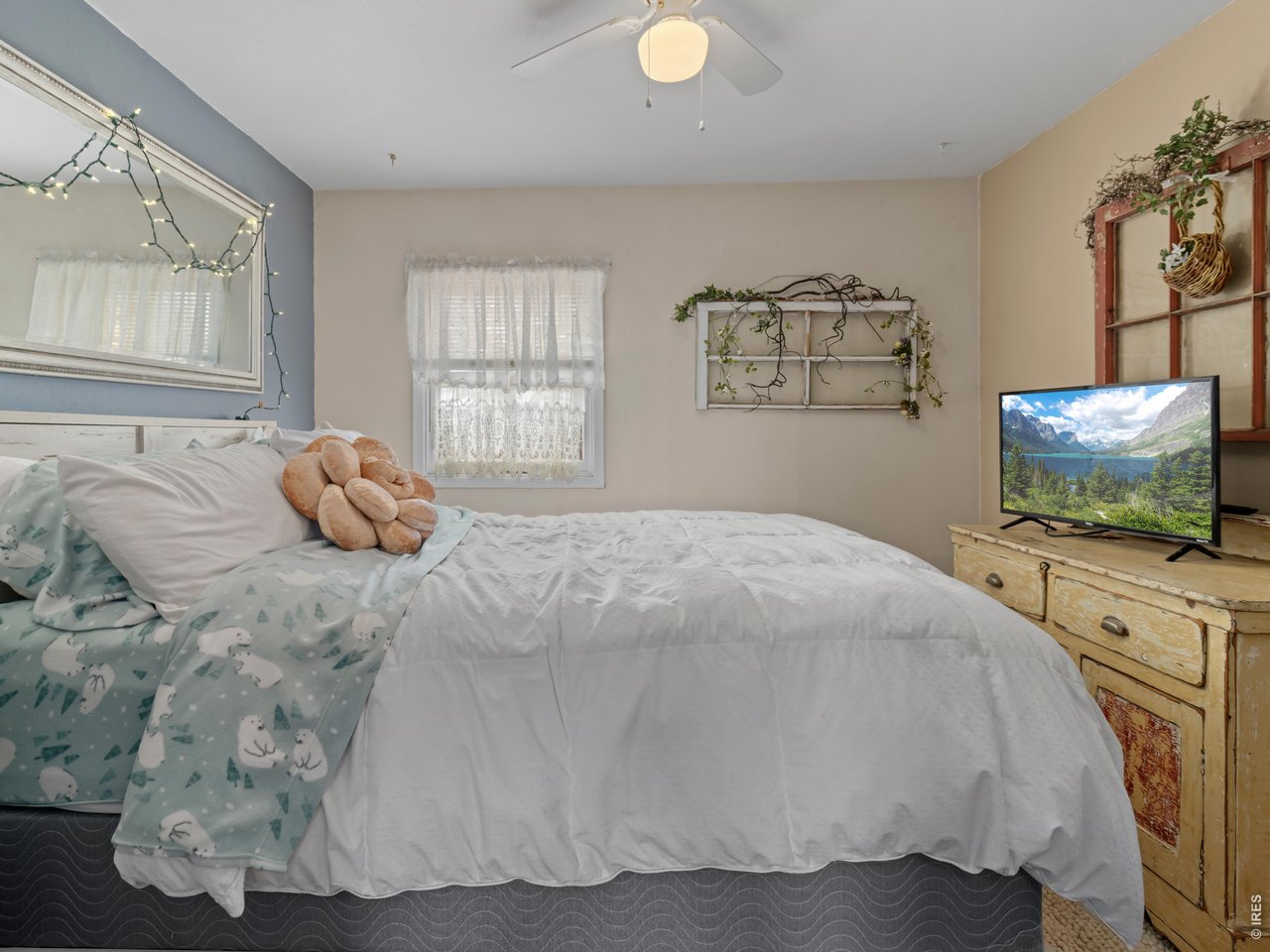Property Photo 7 Second bedroom