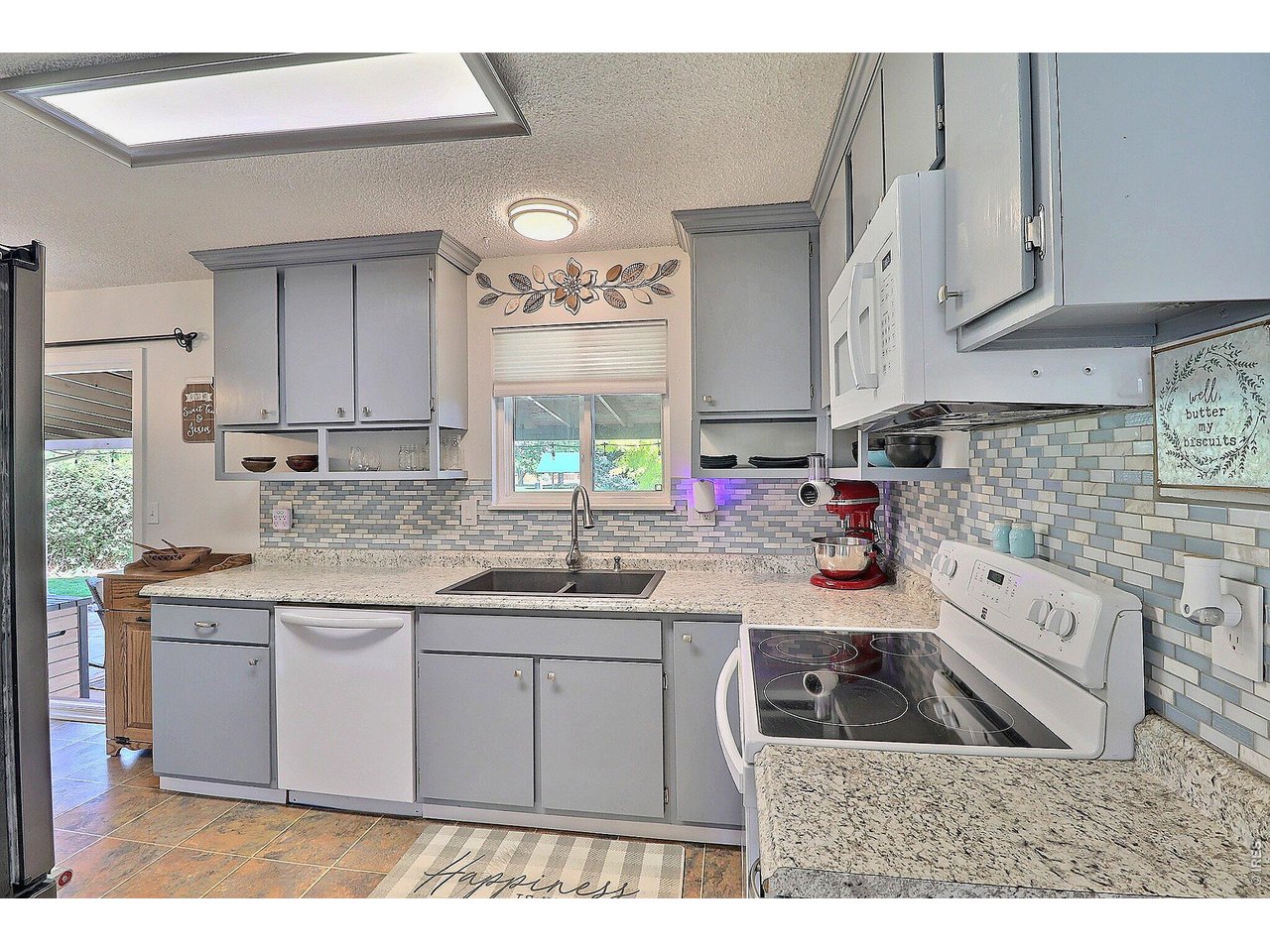 Property Photo 14 Nice Cabinets