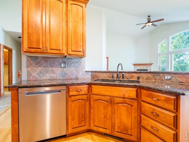 Property Photo 25 Granite countertops