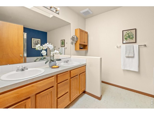 Property Photo 12 Double Vanity in Primary Bathroom