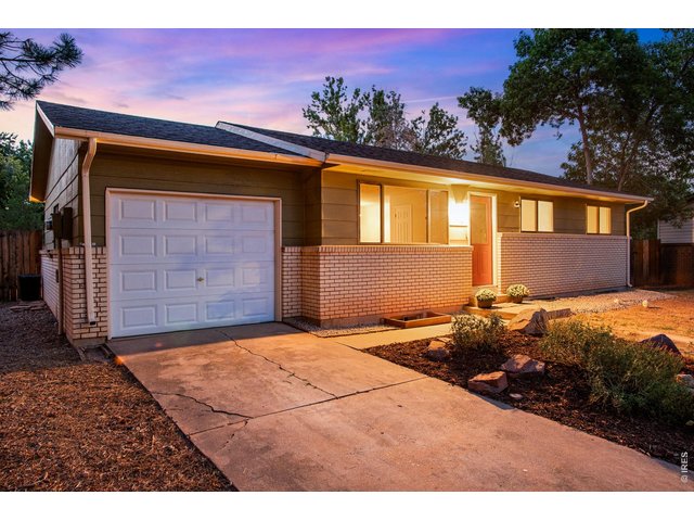 Property Photo 1 NO METRO TAX! NO HOA! Spacious 4-bedroom, 2-bath ranch style home on a large fenced lot!