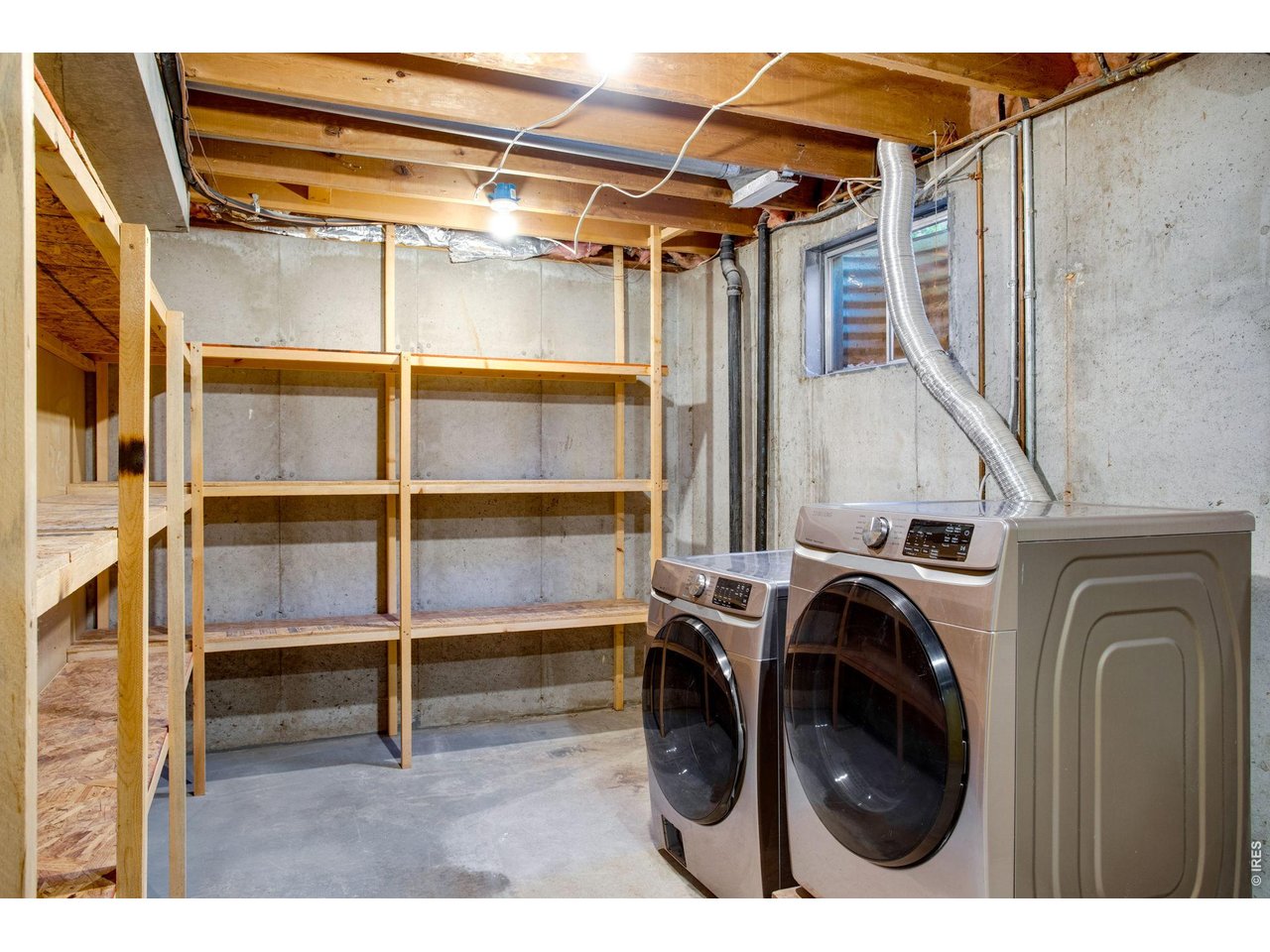 Property Photo 35 Utility room/laundry with plenty of storage and both washer and dryer are included