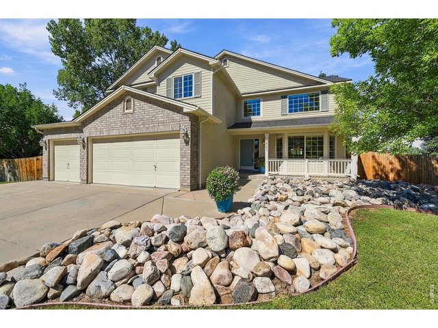 Property Photo 2 Gorgeous home on .58 acres!