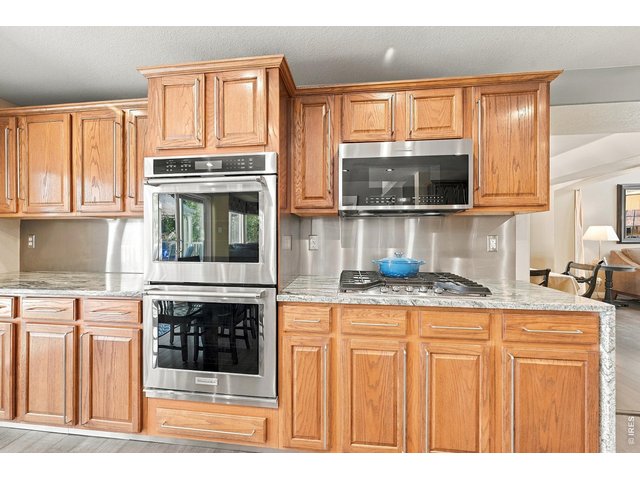Property Photo 12 Gas stove top
