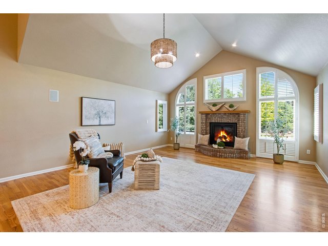 Property Photo 21 Spacious Living Area