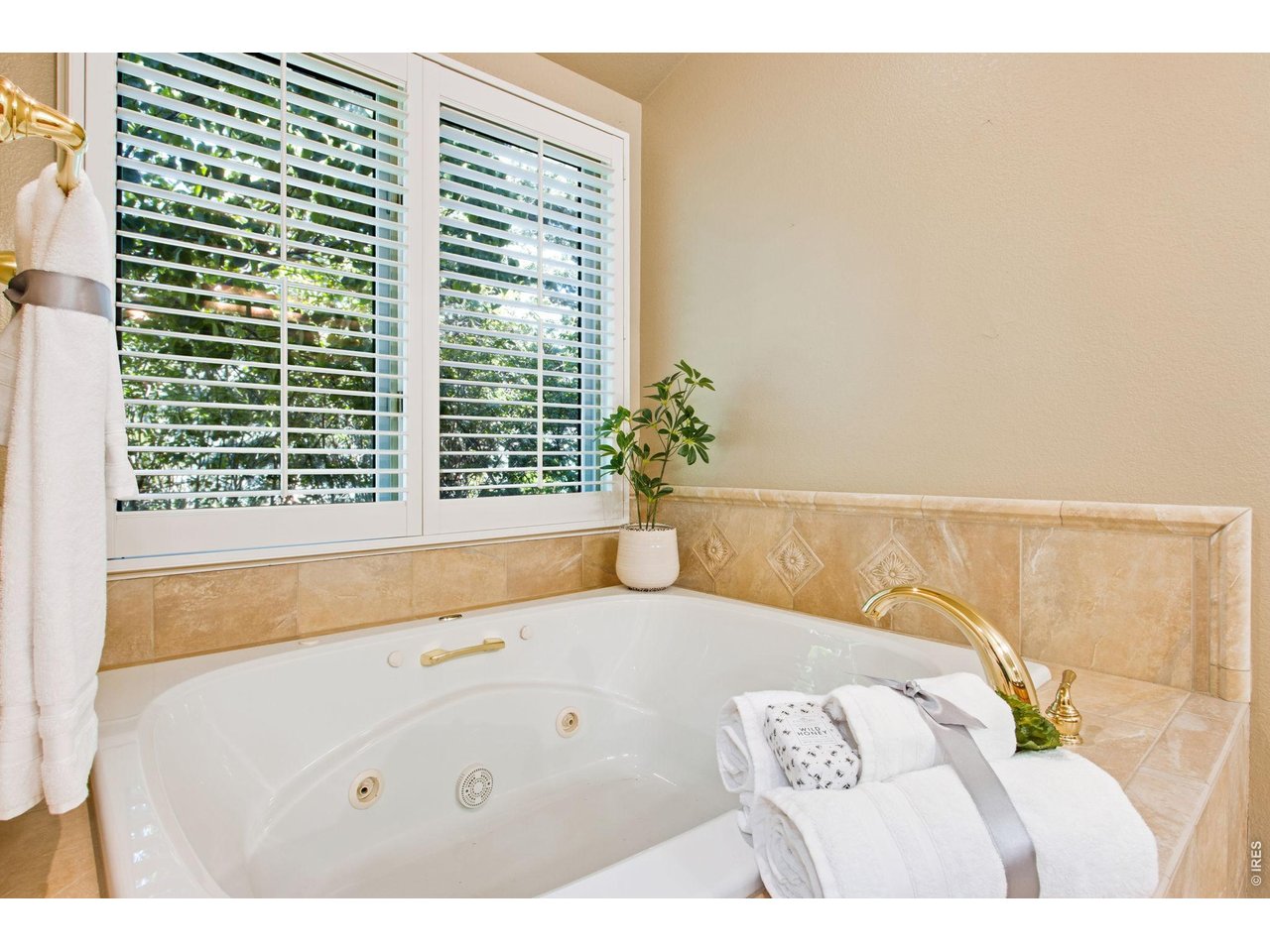 Property Photo 38 Relax in the Soaking Tub