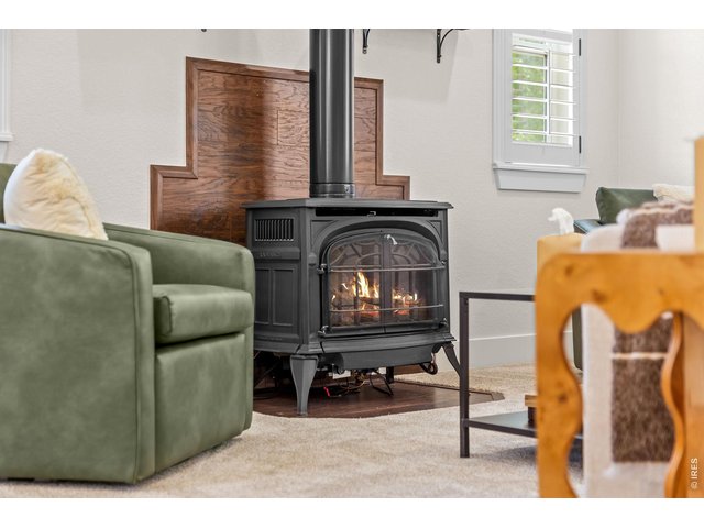 Property Photo 12 Beautiful Gas Stove