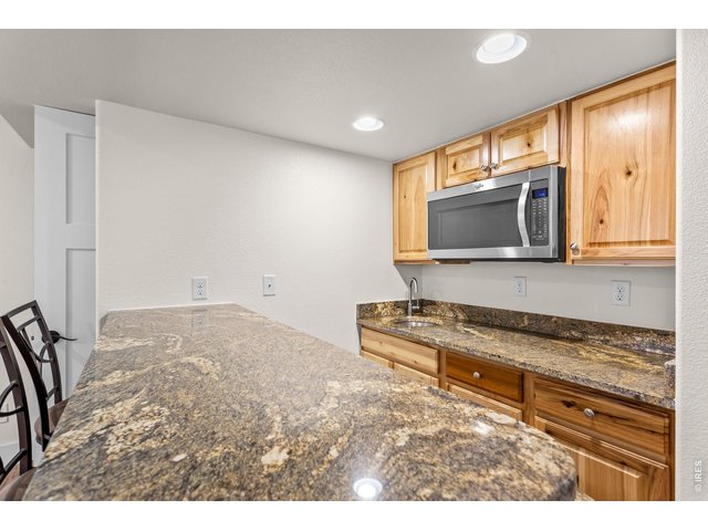 Property Photo 31 Wet Bar