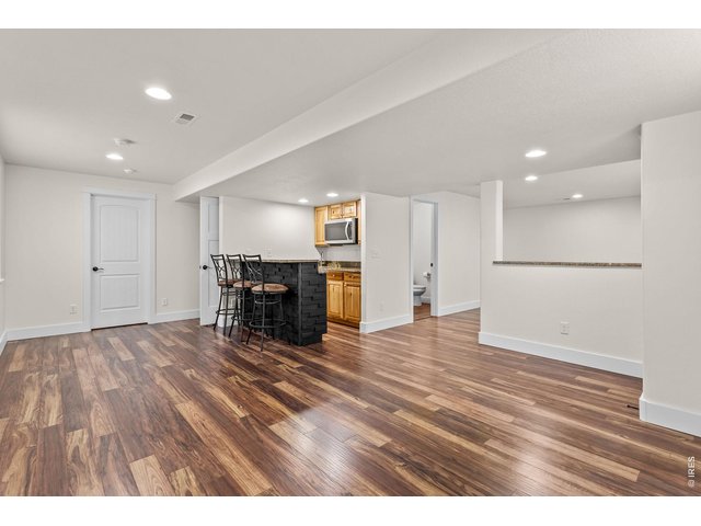 Property Photo 32 Comfortable Family Room
