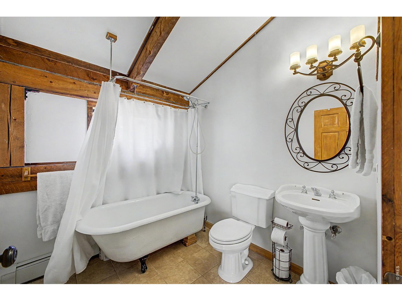 Property Photo 15 Shared Full Primary Bath