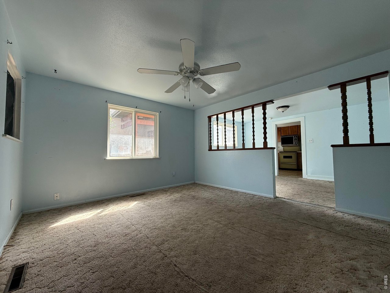 Property Photo 7 Living Room