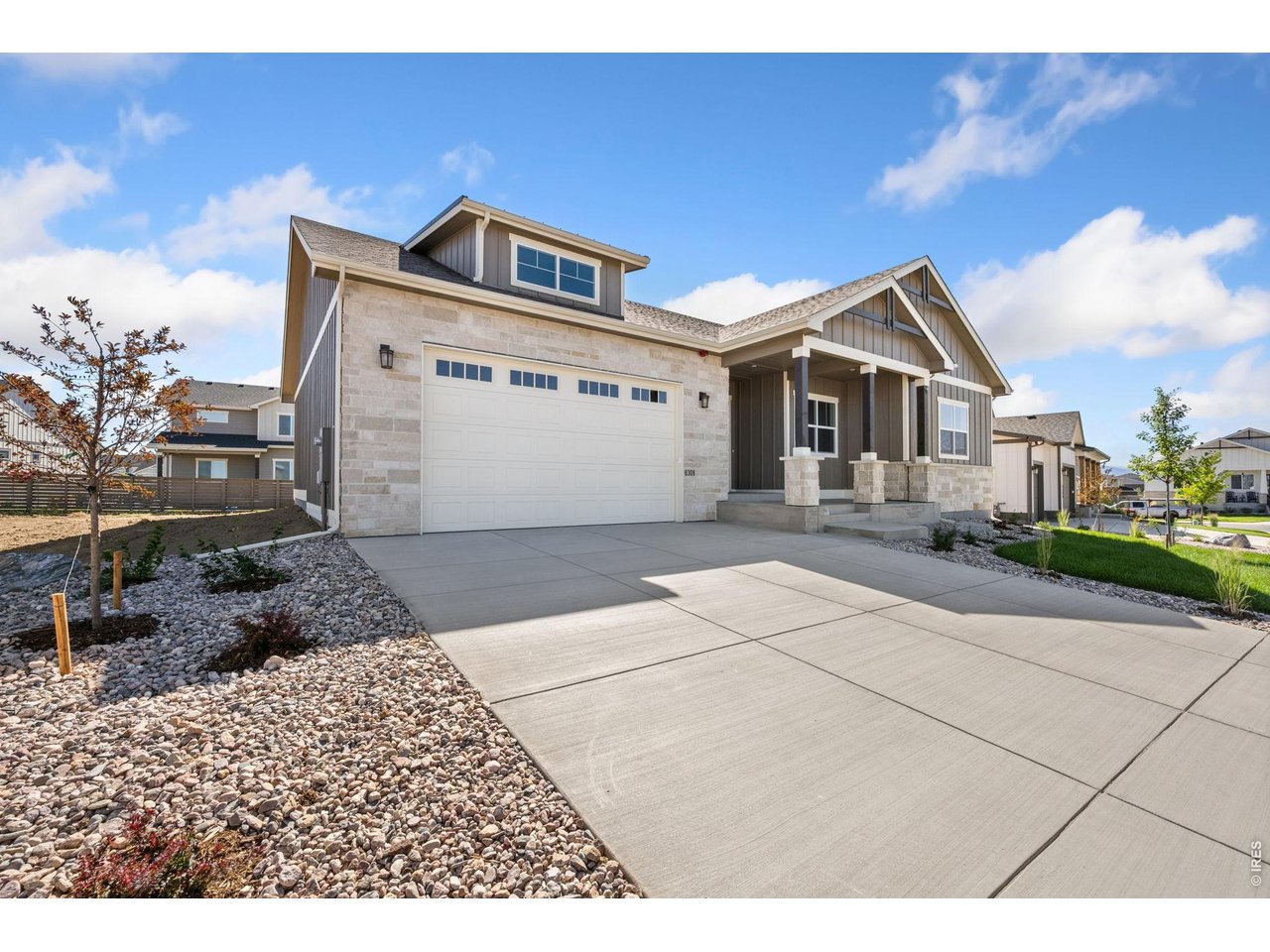 Property Photo 2 Oversized 3-Car Garage