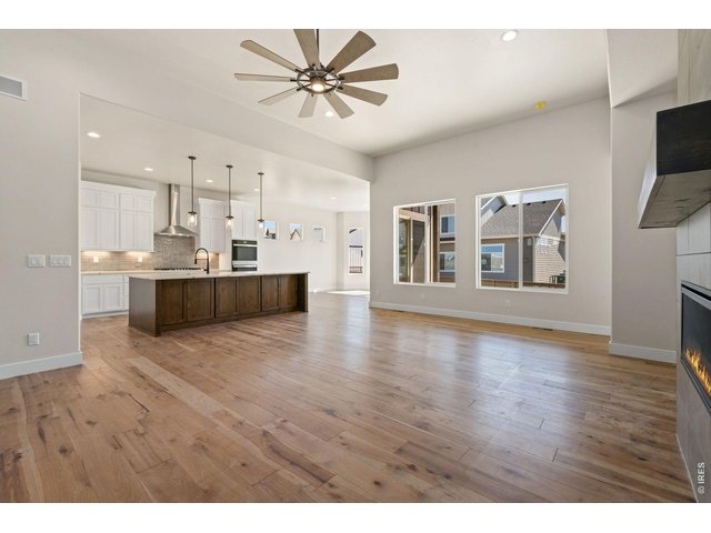 Property Photo 10 Large Living Room with 12ft Ceiling!