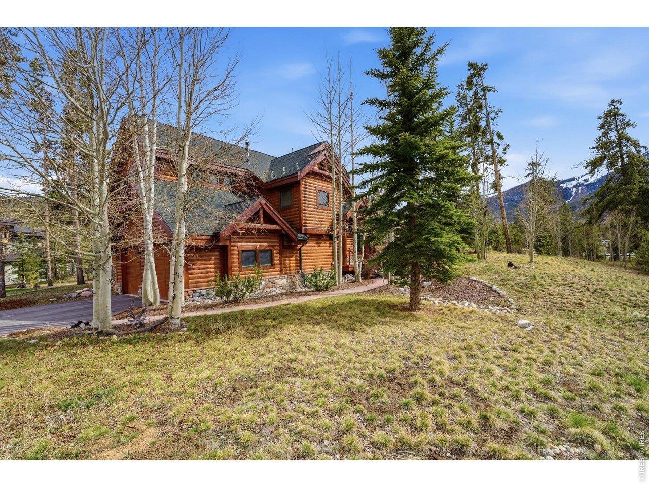 Property Photo 13 Oversized lot with plenty of room to play