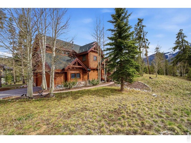 Property Photo 13 Oversized lot with plenty of room to play