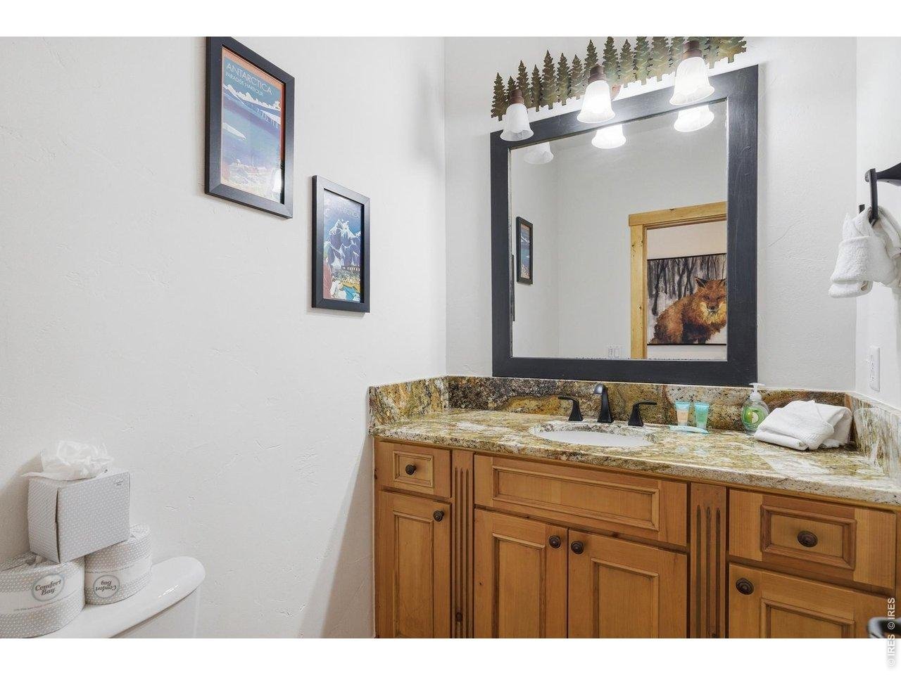 Property Photo 21 Powder room