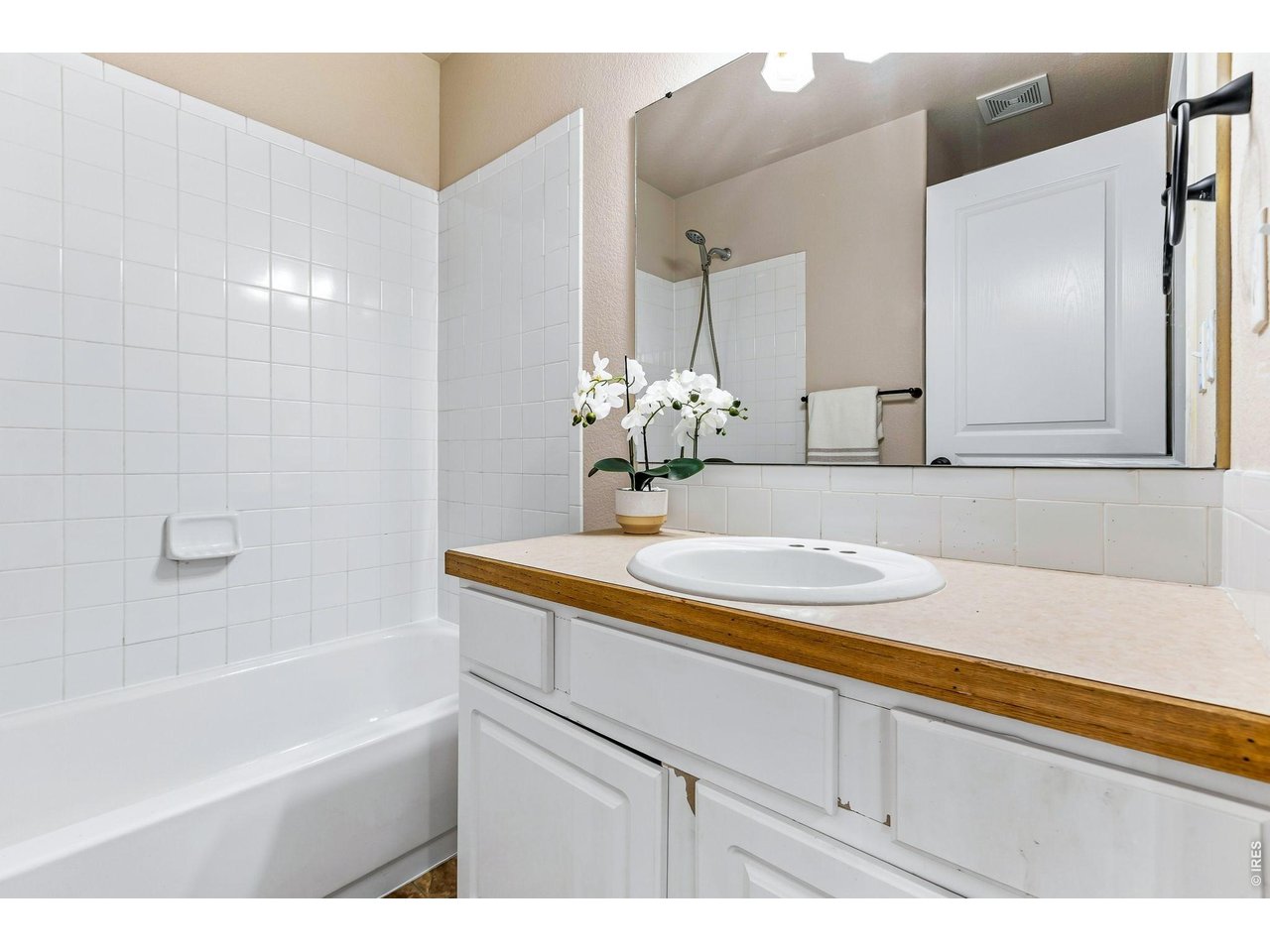 Property Photo 24 Upstairs shared full bath