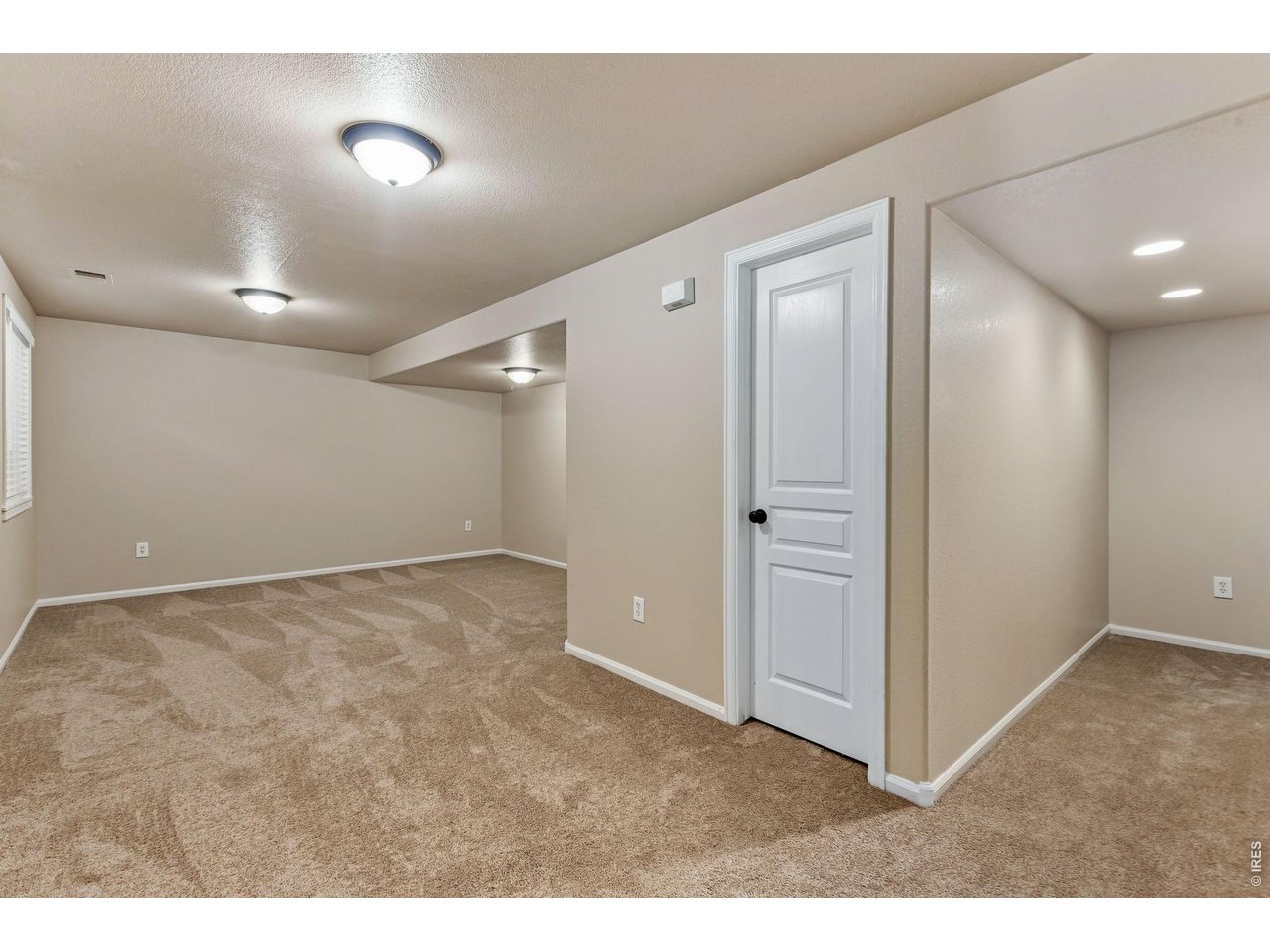 Property Photo 29 Room in the basement to create a entertainment area, play area or recreation space