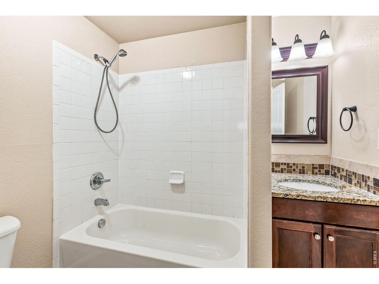 Property Photo 31 Basement full bathroom