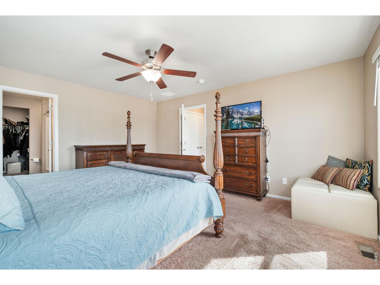Property Photo 16 Primary bedroom with mountain views