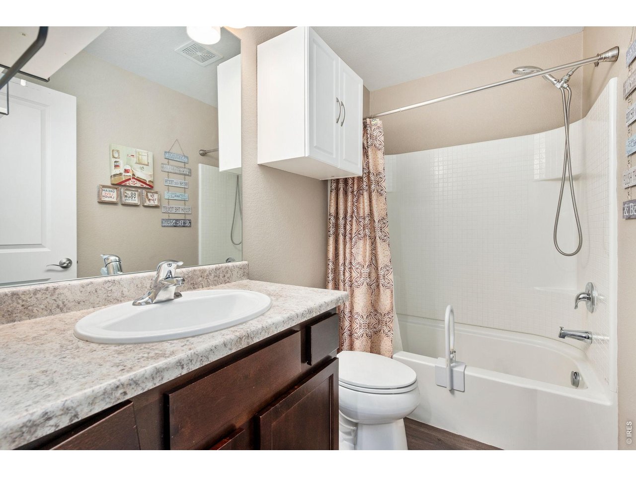 Property Photo 22 Guest bath on second floor