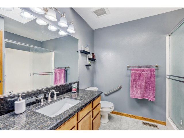 Property Photo 17 Primary Bath