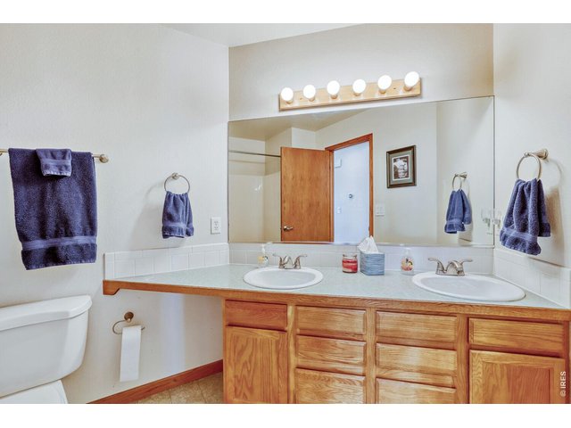 Property Photo 19 Main Floor Bath