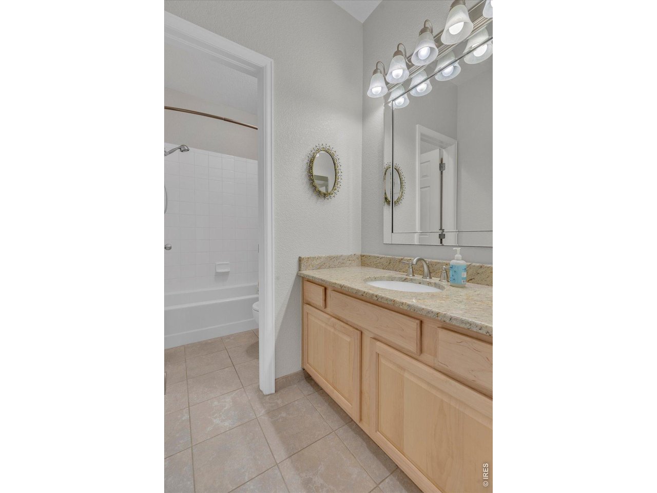 Property Photo 32 bathroom 2 (upper level)