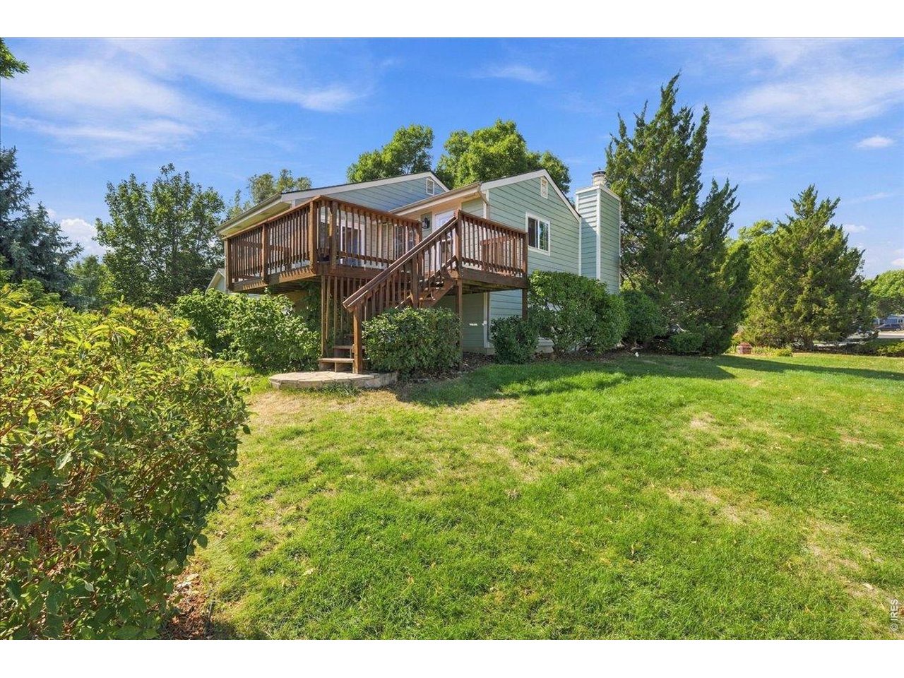 Property Photo 4 Mature landscaping!