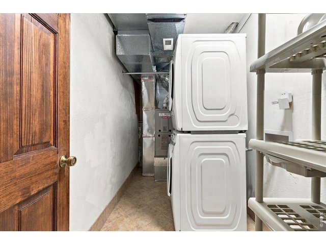 Property Photo 39 Laundry and Utility room