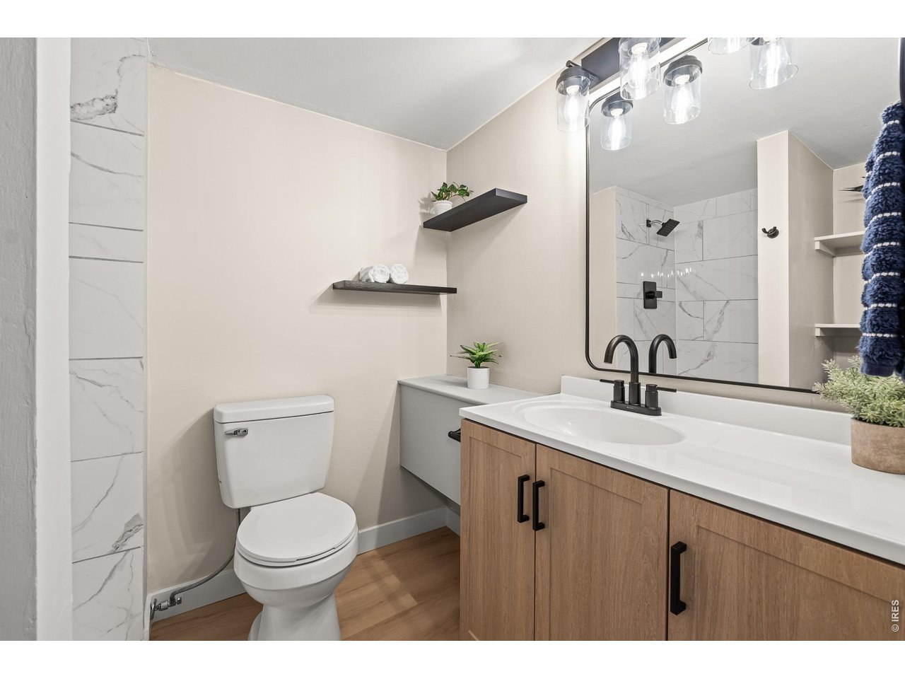 Property Photo 27 Basement bath