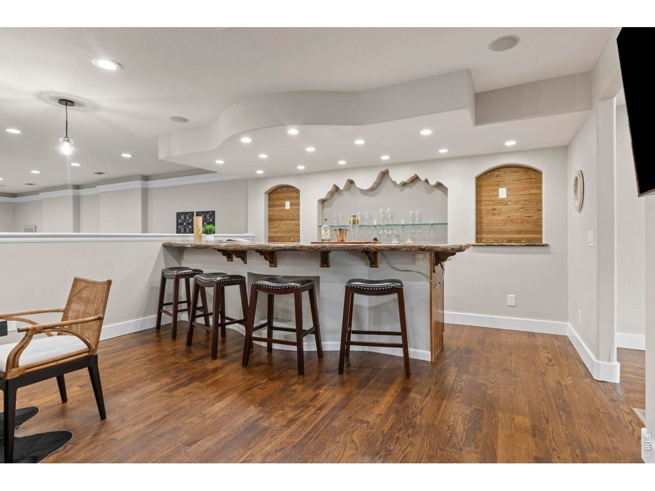 Property Photo 14 Custom Bar