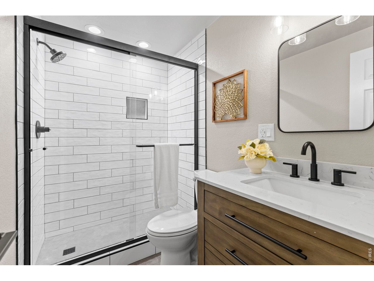 Property Photo 31 Fully Updated Bathroom