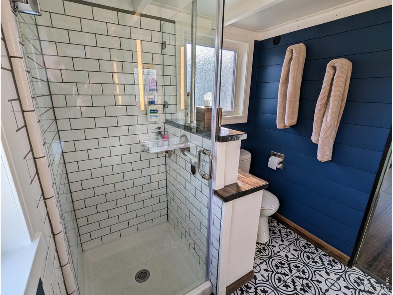 Property Photo 6 3/4 bathroom