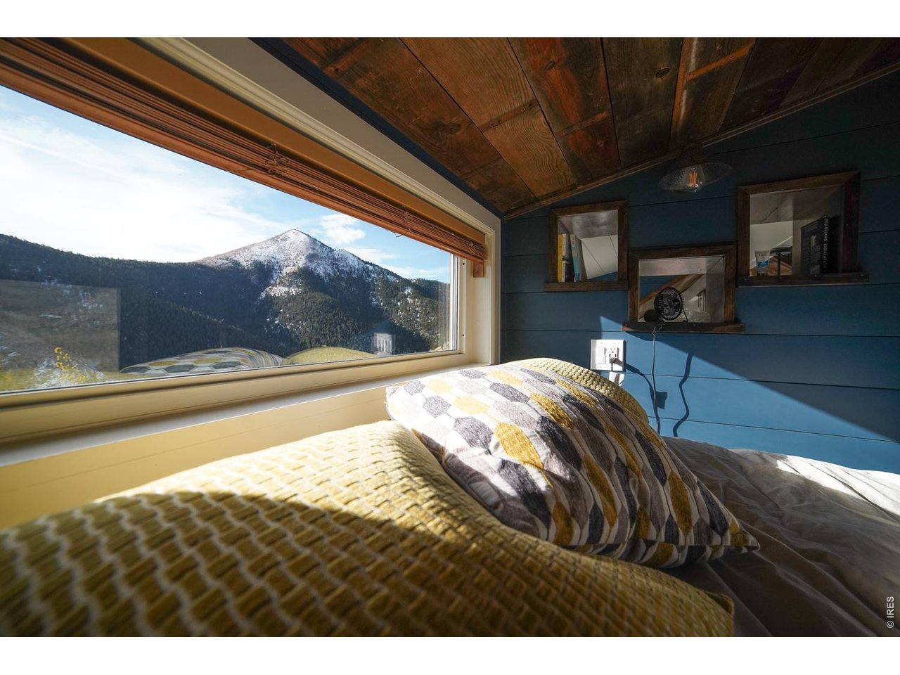 Property Photo 7 Queen bed loft