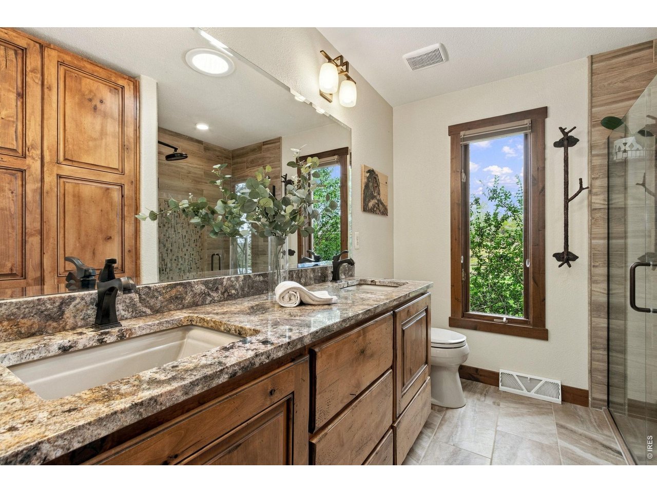 Property Photo 23 Primary Bath