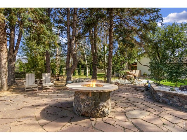 Property Photo 44 Built-in fire pit