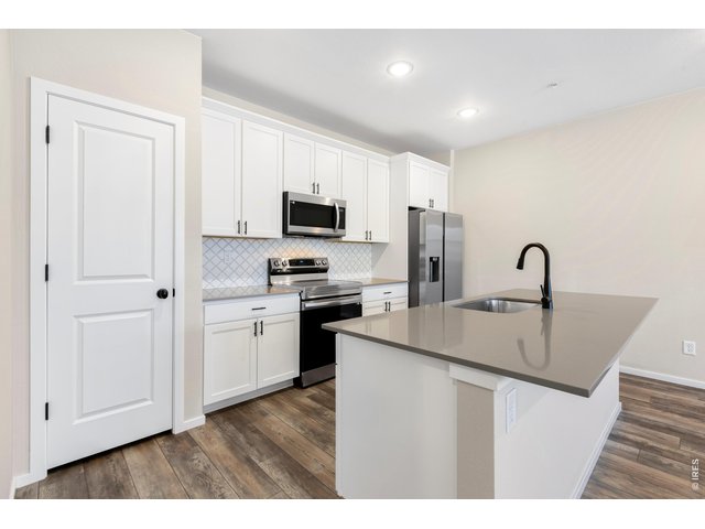 Property Photo 8 Kitchen