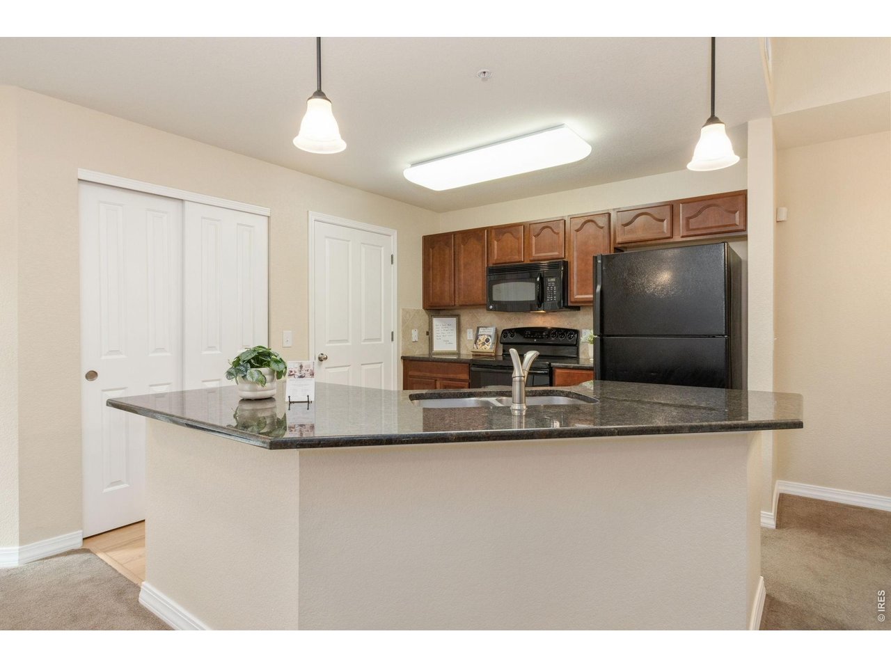 Property Photo 7 Kitchen