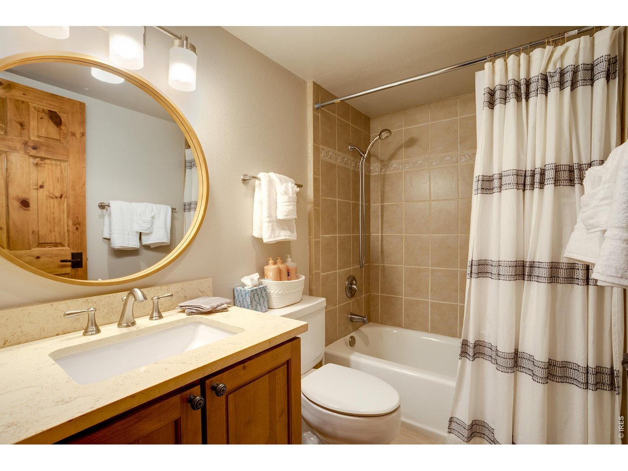 Property Photo 23 Attached primary bath