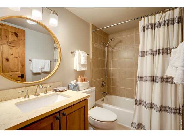 Property Photo 23 Attached primary bath