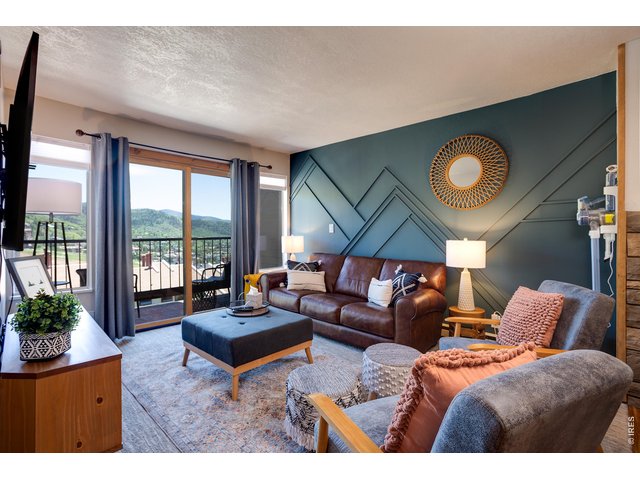 Property Photo 1 Turnkey renovated condo with breathtaking views of the slopes in the Green Zone of the STR overlay zones