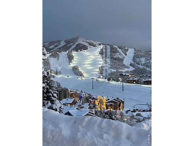 Property Photo 36 Watch the NYE fireworks and snow cat parade from your balcony